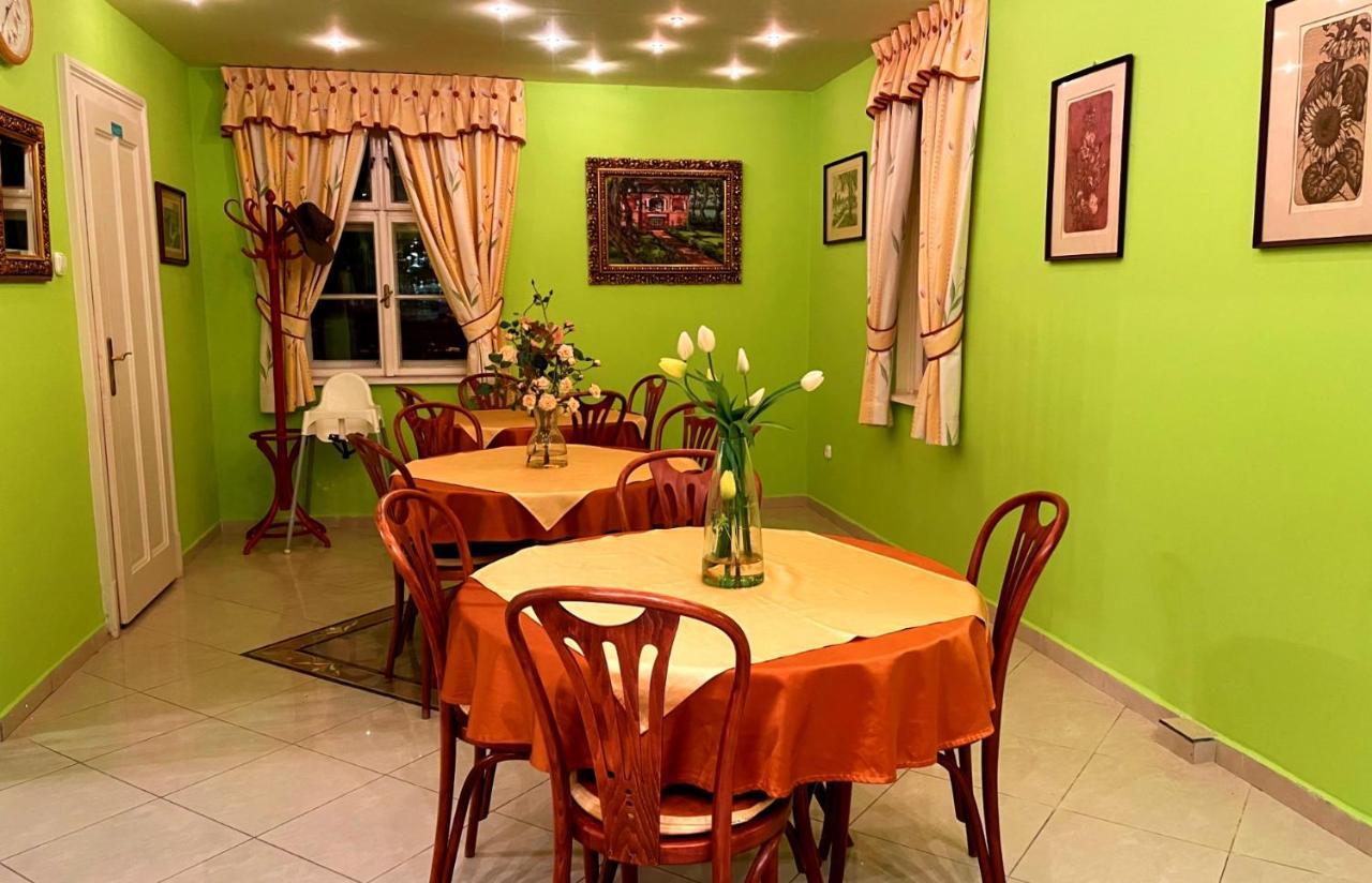 Party Villa Holiday Rent Balatonfoldvar Exterior photo
